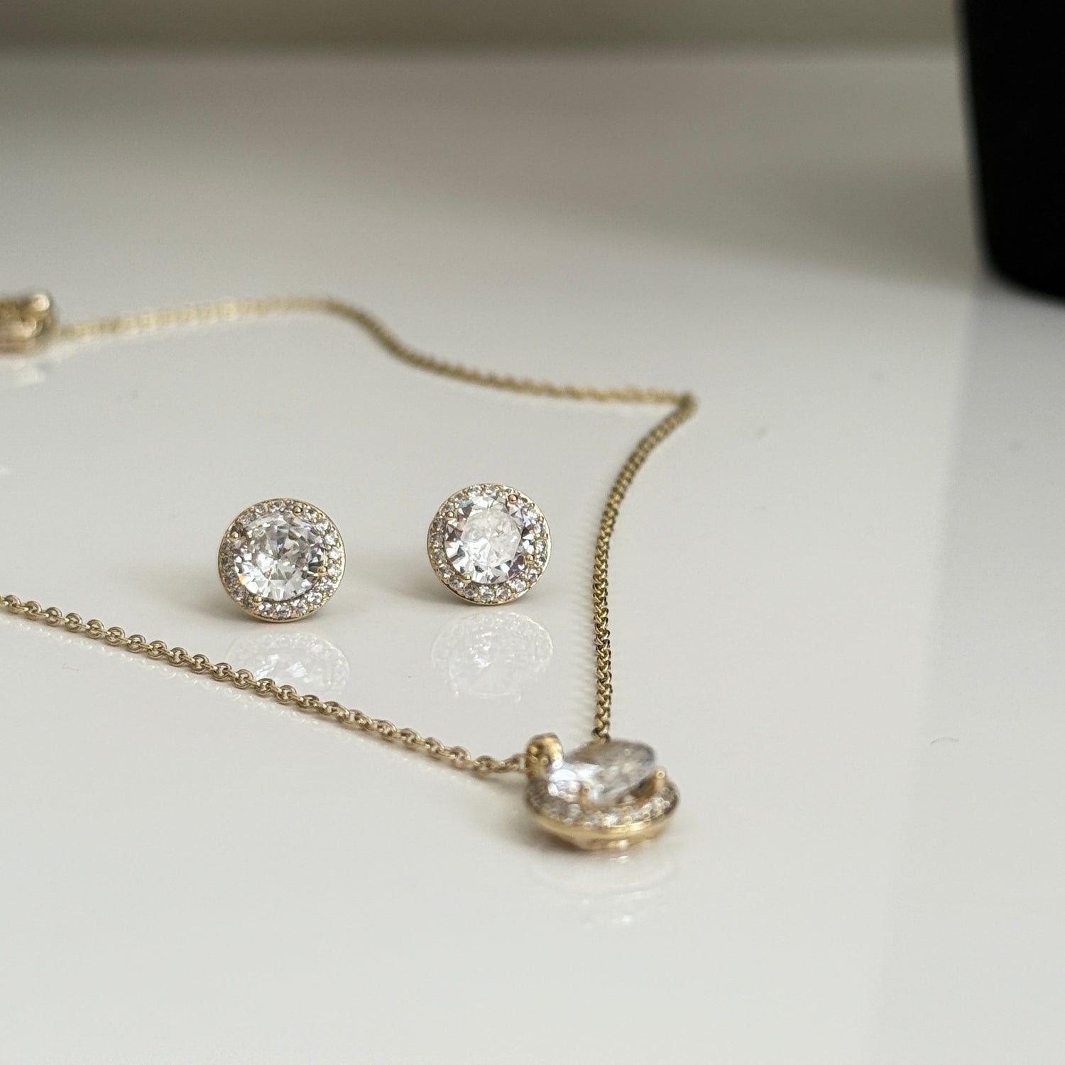 Golden Halo Elegance Set