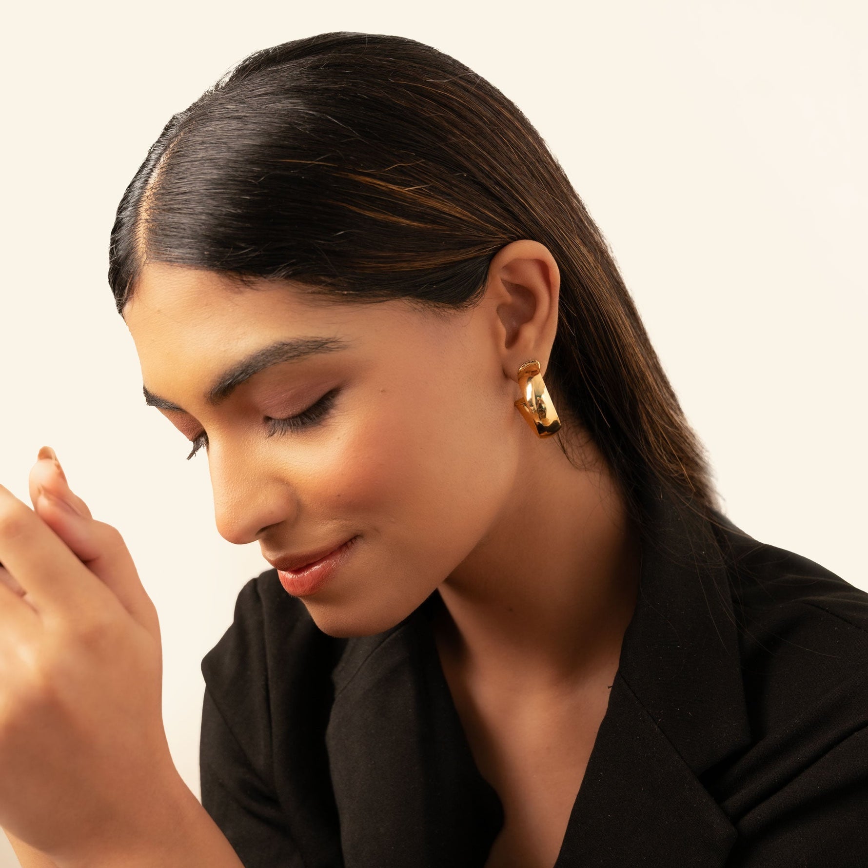 Bold Gold Chunky Hoop Earrings – Statement Minimalist Jewelry for Women - Vinni’s Jewelry
