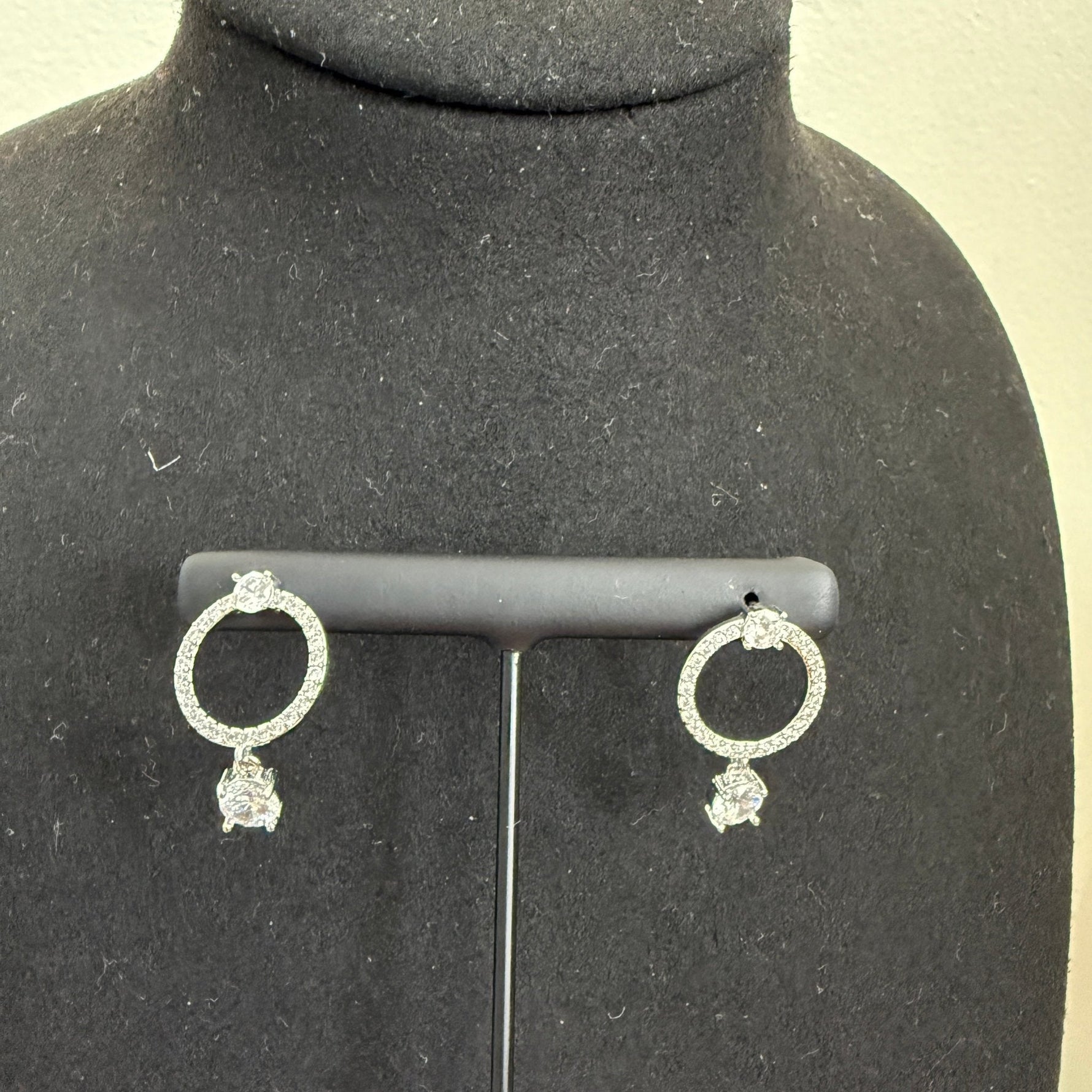 Crystal Circle Drop Earrings - Vinni’s Jewelry