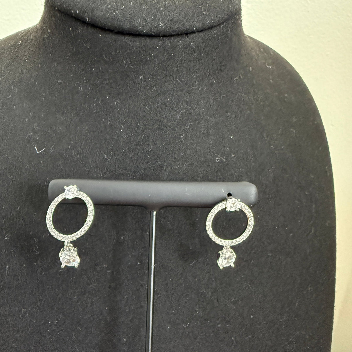 Crystal Circle Drop Earrings - Vinni’s Jewelry