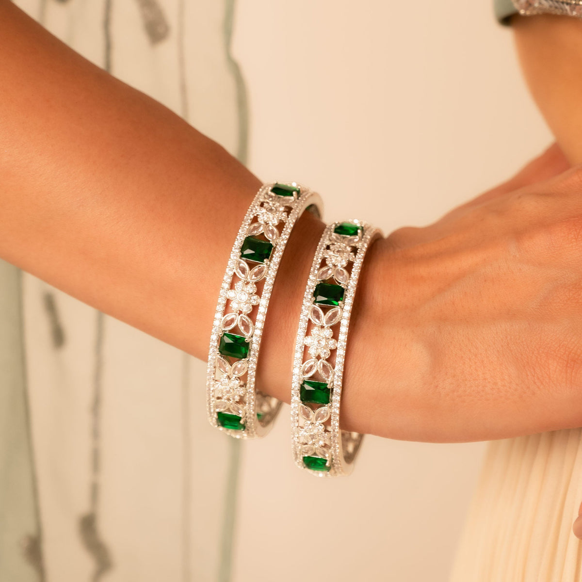 💚 Emerald Grace Bangles | Silver - Tone Designer Bangles with Green Stones - Vinni’s Jewelry