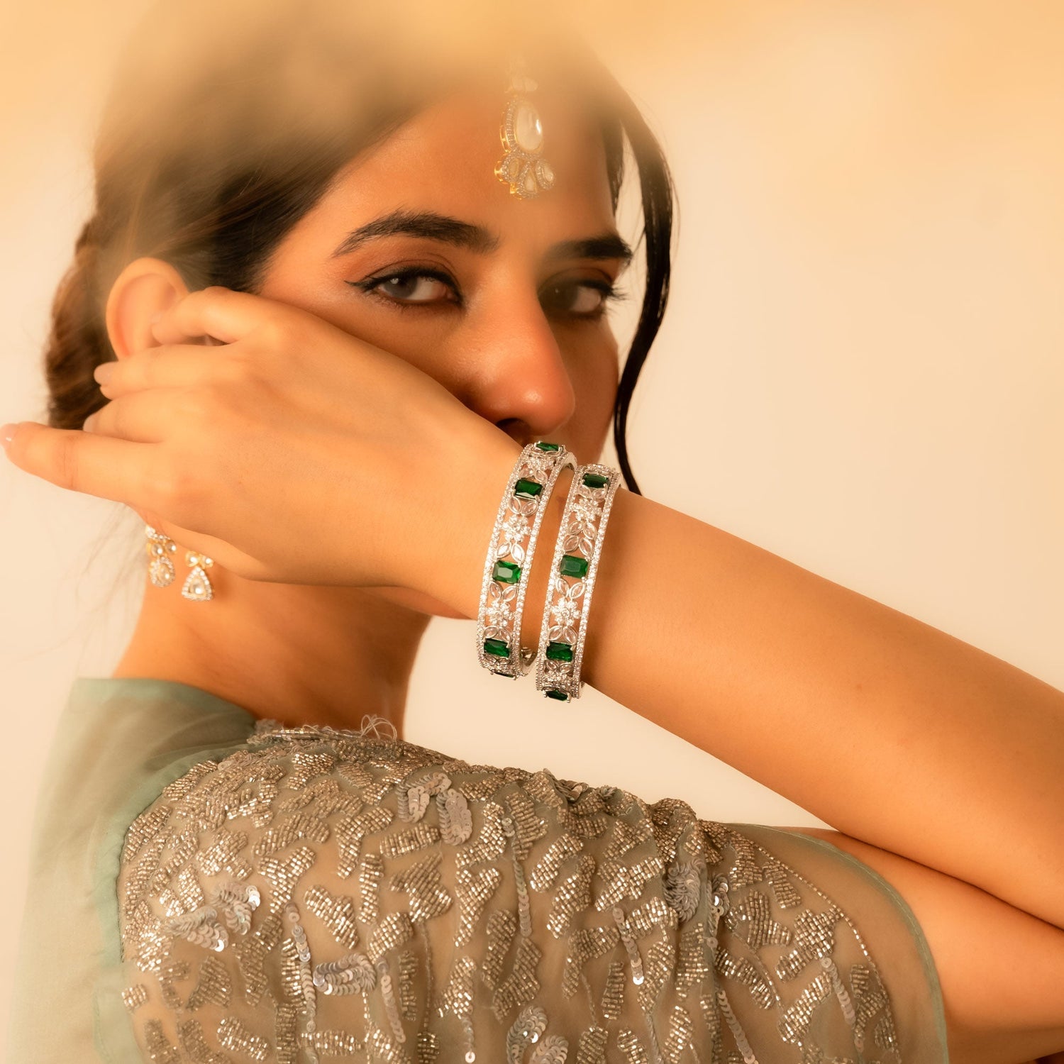 💚 Emerald Grace Bangles | Silver - Tone Designer Bangles with Green Stones - Vinni’s Jewelry