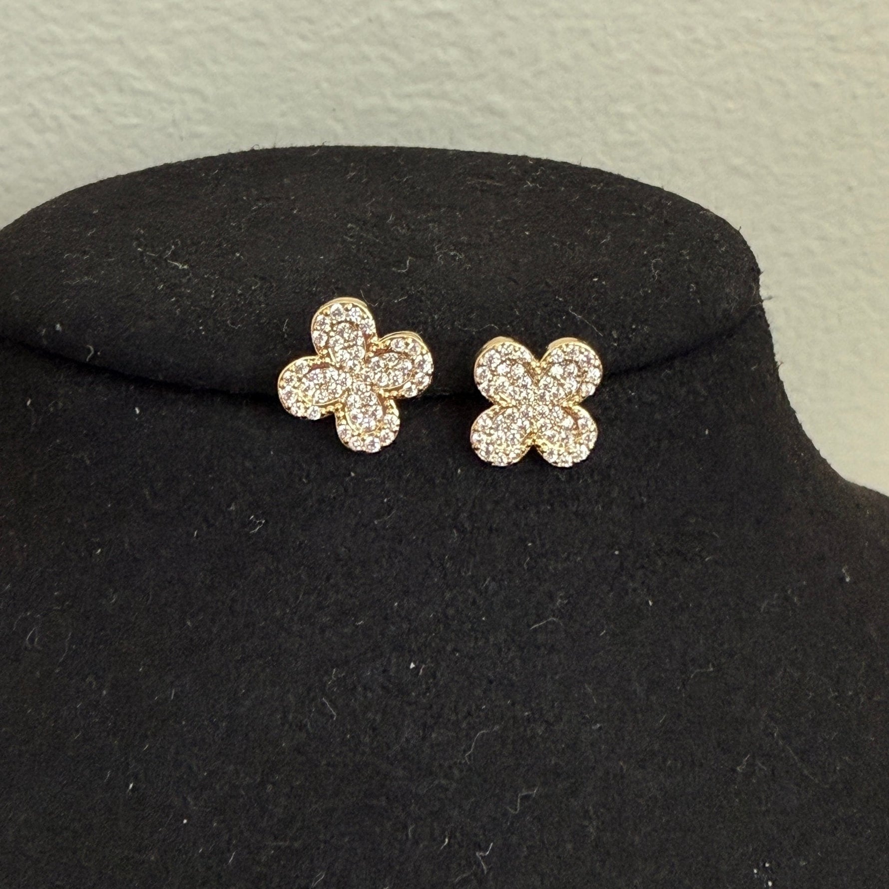 Floral Cluster Studs - Vinni’s Jewelry