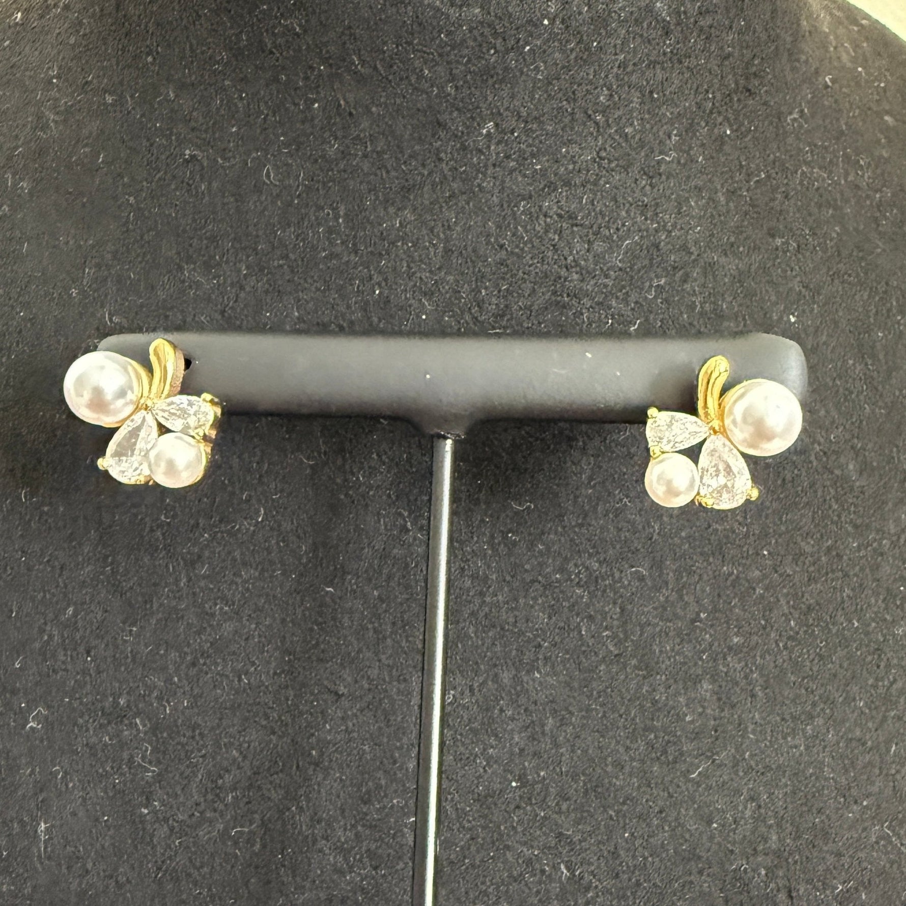 Pearl Blossom Studs - Vinni’s Jewelry