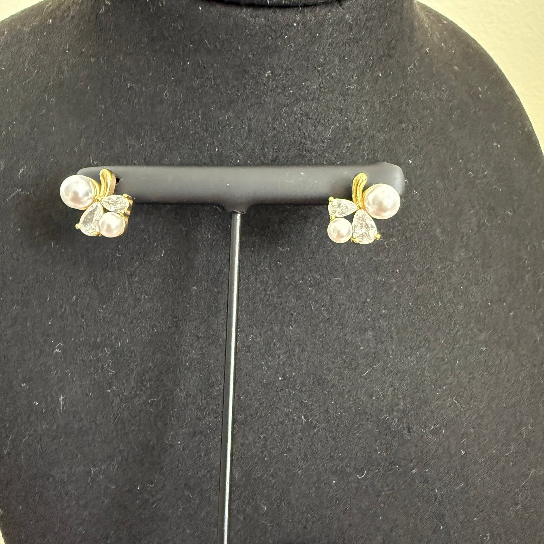 Pearl Blossom Studs - Vinni’s Jewelry