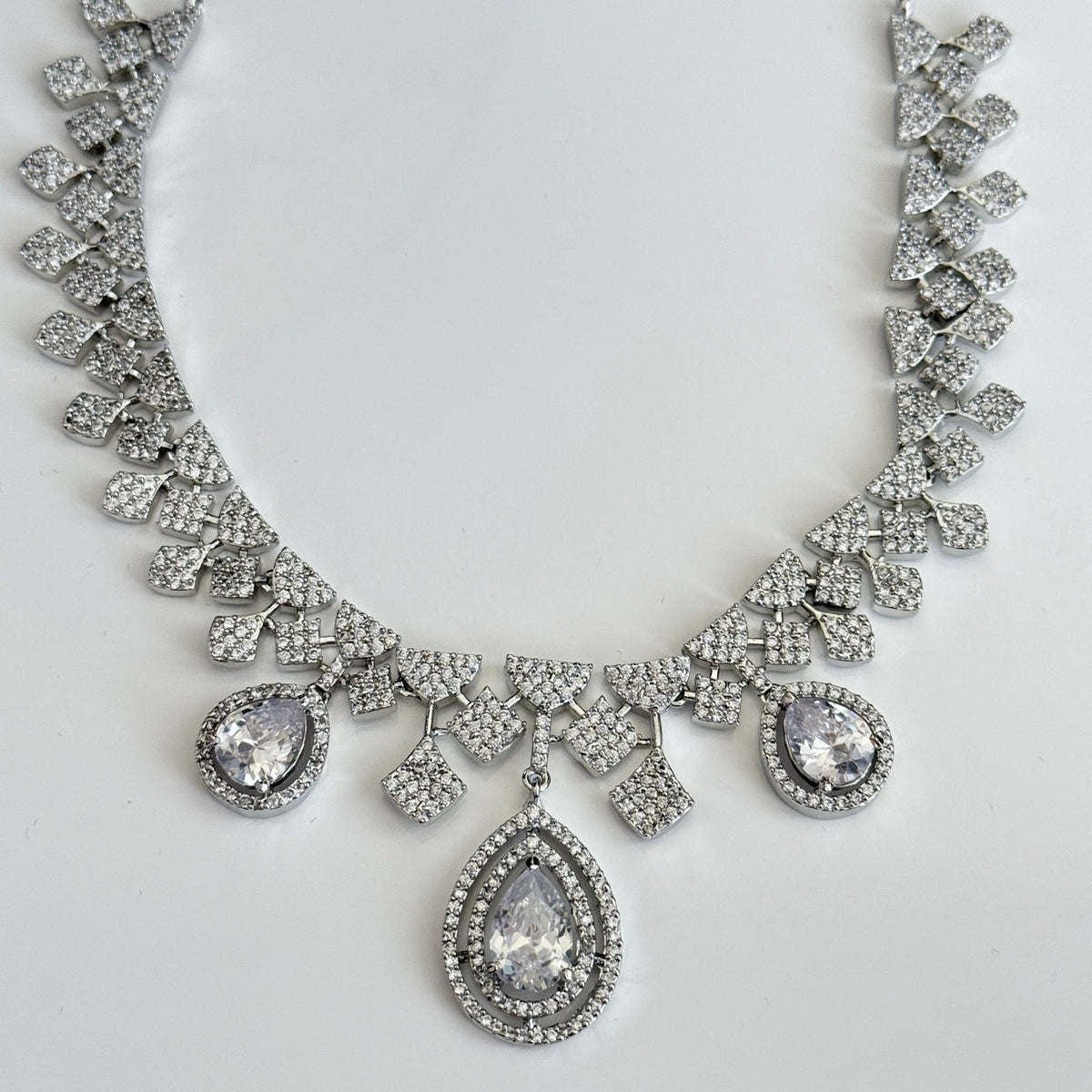 Vinni’s Crystal Raindrop Elegance Set - Vinni’s Jewelry