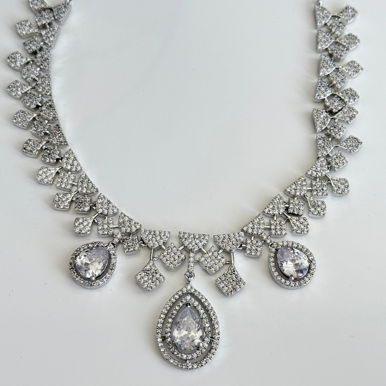 Vinni’s Crystal Raindrop Elegance Set - Vinni’s Jewelry