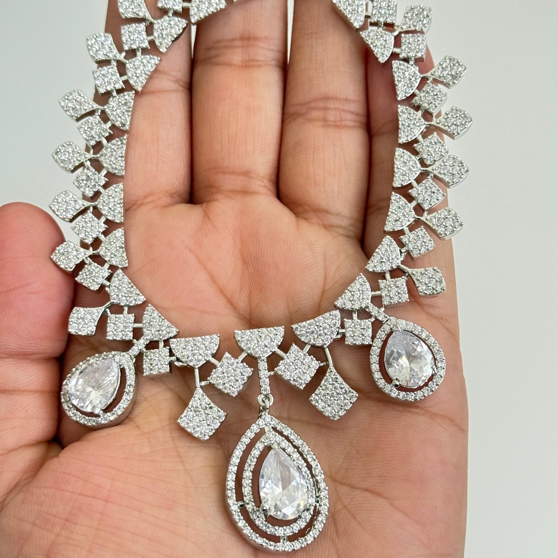 Vinni’s Crystal Raindrop Elegance Set - Vinni’s Jewelry